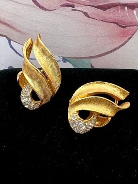 BSK Brushed Leaf Pave CLIP Earrings
